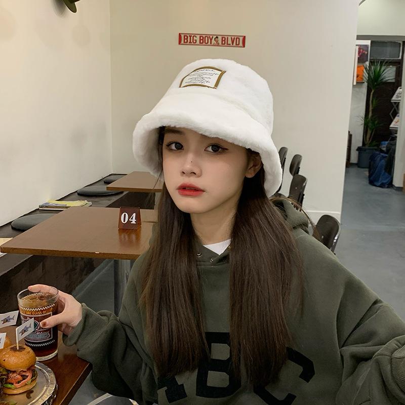 Толстая теплая плюшевая шапка женская осенне-зимняя универсальная тканевая шляпа-ведро с изображением умывальника