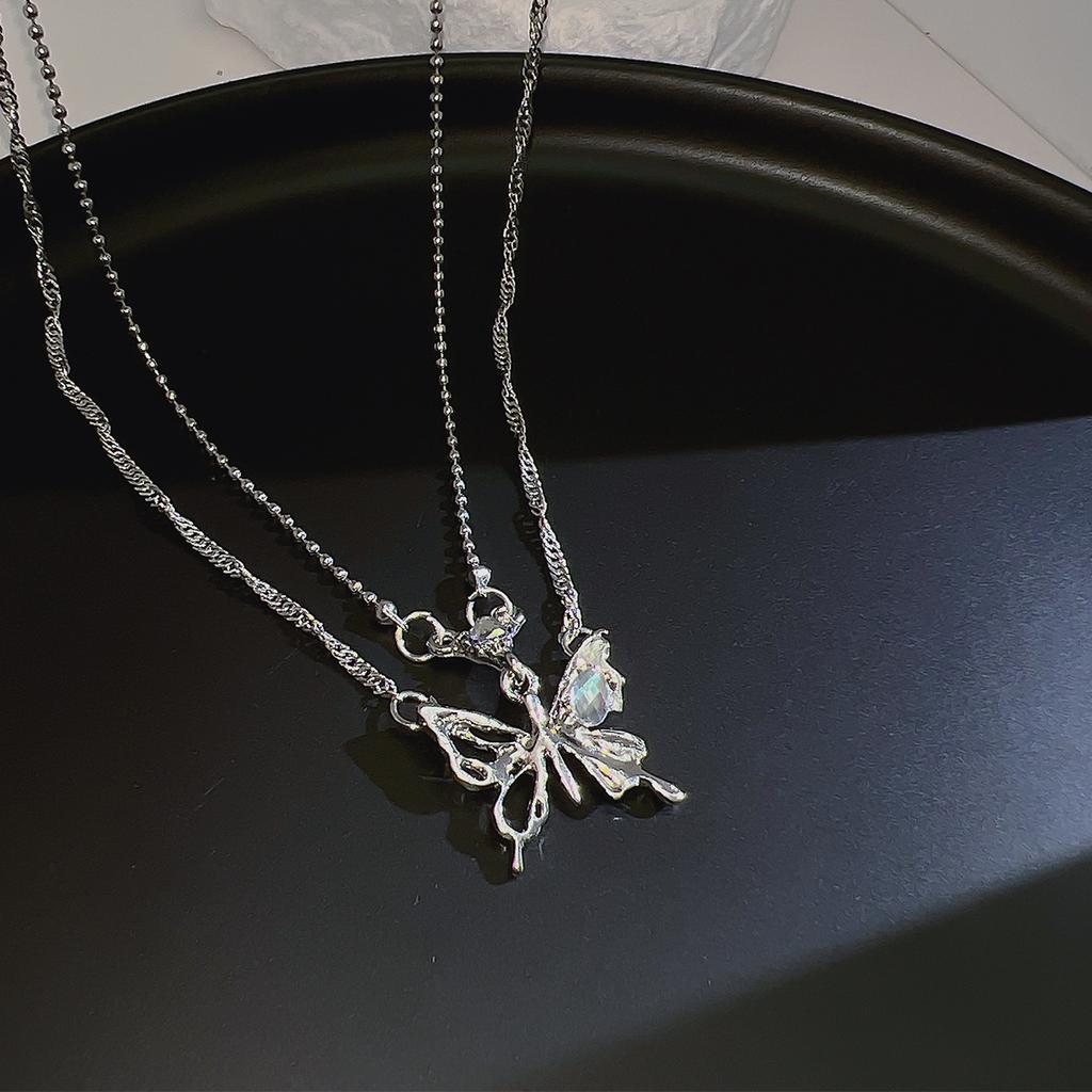 17KM Y2K Butterfly Necklace for Women Girls Silver Color Crystal Pendant Clavicle Chain Necklaces Fashion New Trendy 2023 Party