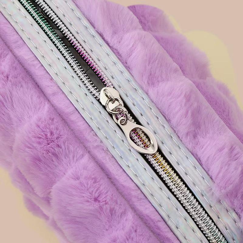 Fashionable Rabbit Fur Drawstring Makeup Bag - Spacious, Plush, High-End Storage