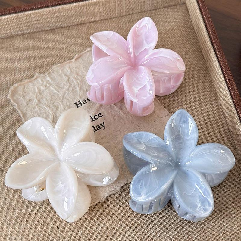 Gradient Frangipani Hair Clip Female Versatile Sweet Resort Fairy Shark Clip Vintage Hair Accessories