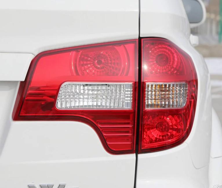 Задний фонарь SAIC Roewe W5: Модели 2011-2014 годов Задний и фонарь заднего хода