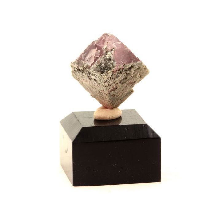 Pierres et Minéraux. Fluorite. 74.50 ct. Massif du Mont-Blanc (Les Droites), France.