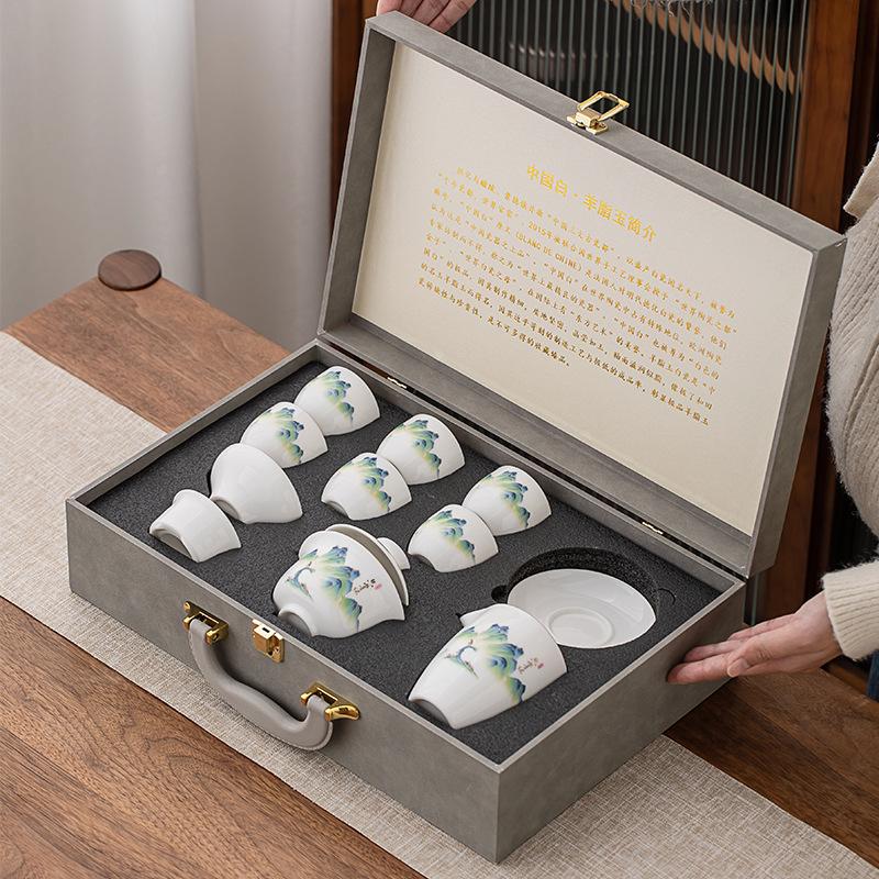 Чайный сервиз из жирового нефрита предоставит клиентам керамические чашки-гайвань, чайные чашки, подарочные коробки и бизнес-подарки.