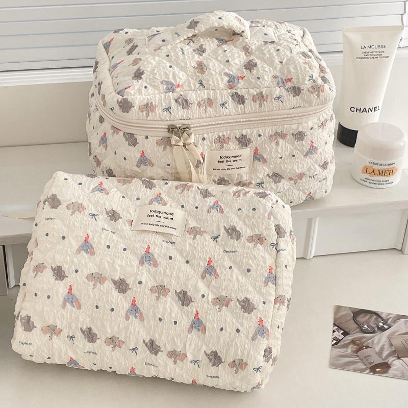 Cartoon Bear Women's Cosmetic Bags Travel Portable Female Makeup Case Clutch Purse Large Capacity Quilted Toiletries Storage Bag