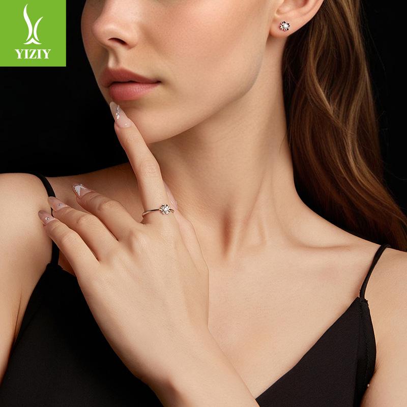 Simple And High-End Moissanite Bracelet Ring Stud Earrings Set Lucky Four-Leaf Clover S925 Sterling Silver Jewelry.