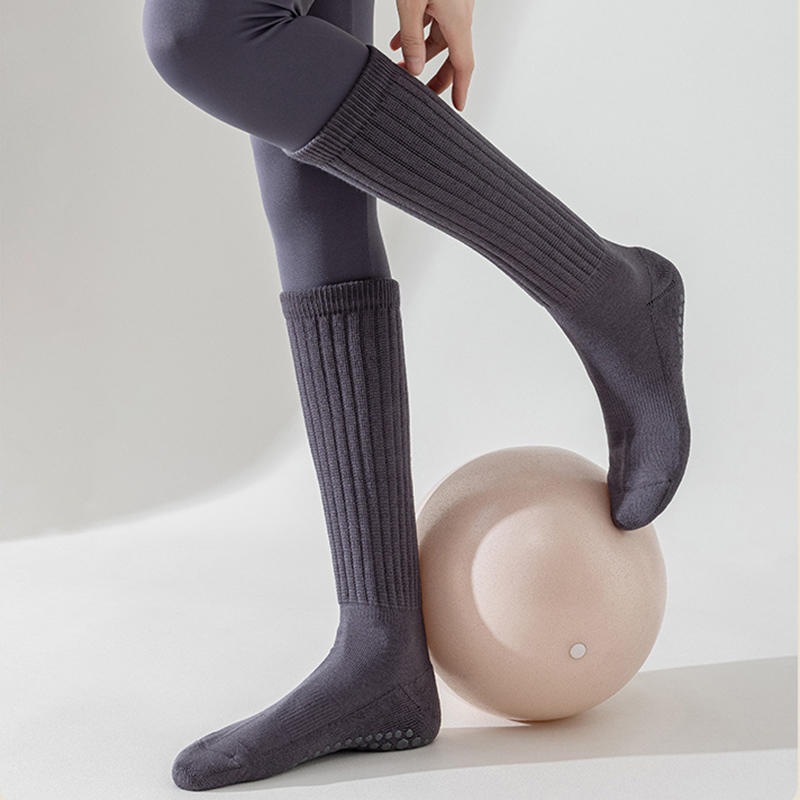 1 пара женских носков для йоги и пилатеса с нескользящими подошвами, спортивные носки для фитнеса в помещении, профессиональные носки до икр для балета и танцев