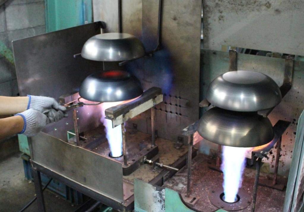 Iron Frying Pan That Grows the More You Use 26cm Wooden Made In IH No Seasoning Camping It, Handle, Japan, Compatible, Lightweight, Required, Outdoor,