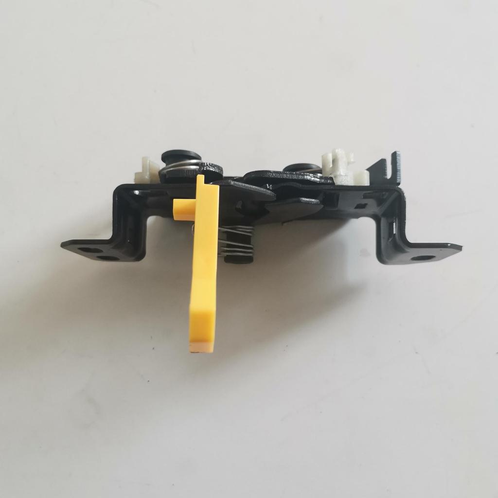 Замок капота двигателя Mercedes-Benz W177 1778803000