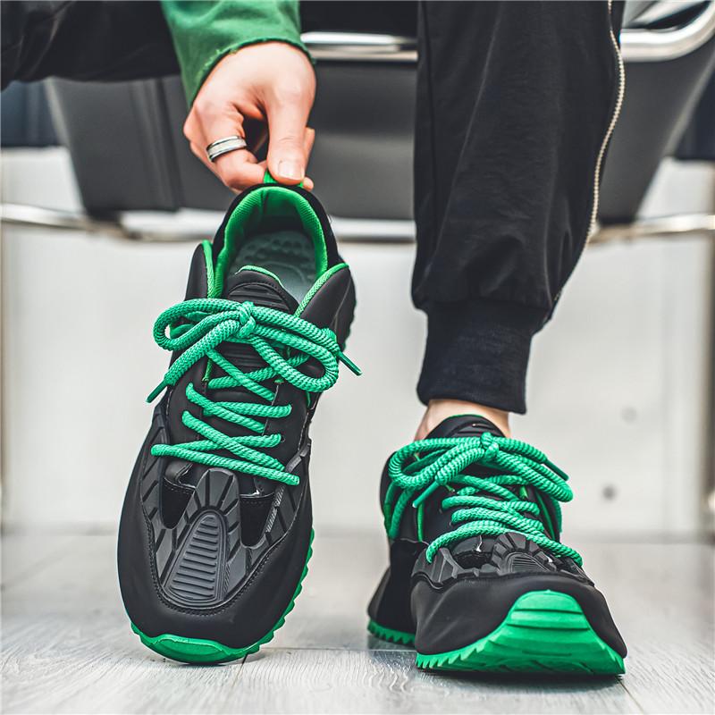 2024Новый мужской повседневный универсальный новый комплект обуви Sole Board, модная и повседневная кожаная внутренняя часть из коровьей кожи, увеличивающая рост обувь