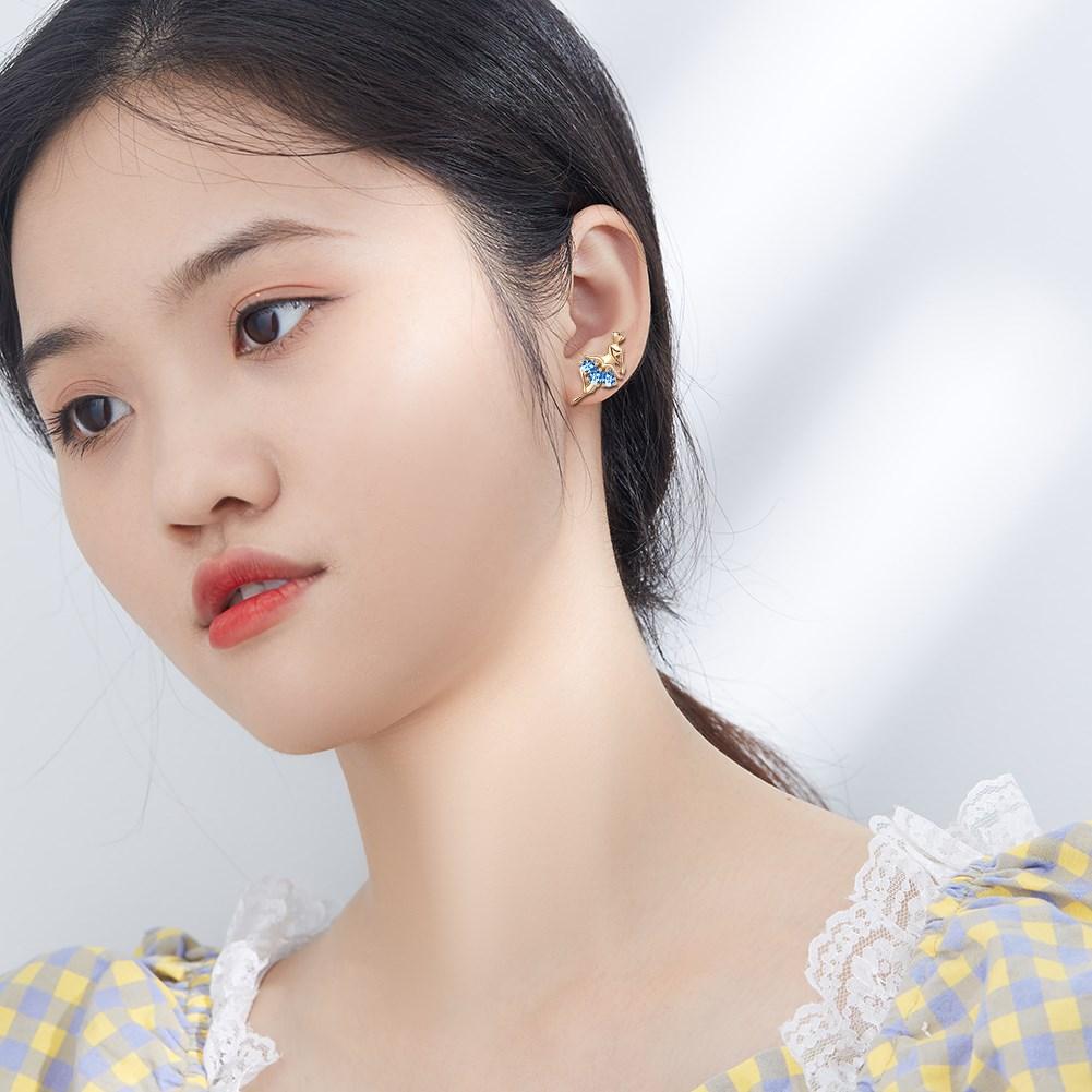 Женские сережки в виде балерины