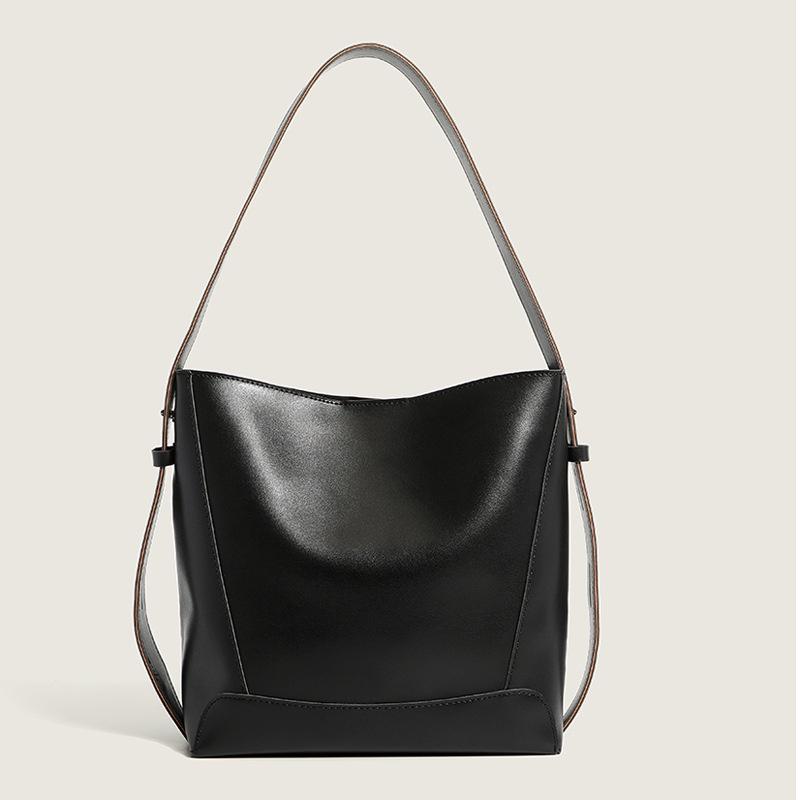 IELGY Women's Simple Solid Color Commuter Underarm Shoulder Bucket Bag, Versatile Large-capacity Tote Bag