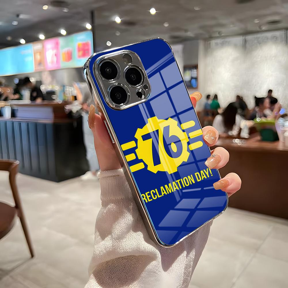 F-Fallout Серия 4 Крутой Чехол для Телефона Для IPhone 17 Pro Max 15 Pro 16 14 Plus 12 13 Mini 11 Pro Ударопрочный Гальванизированный Стеклянный Чехол