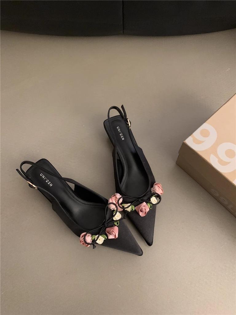 Французская красивая летняя 2024 новая сумка с цветочным атласным темпераментом, голова пустая, слово с сандалиями на тонком каблуке женские