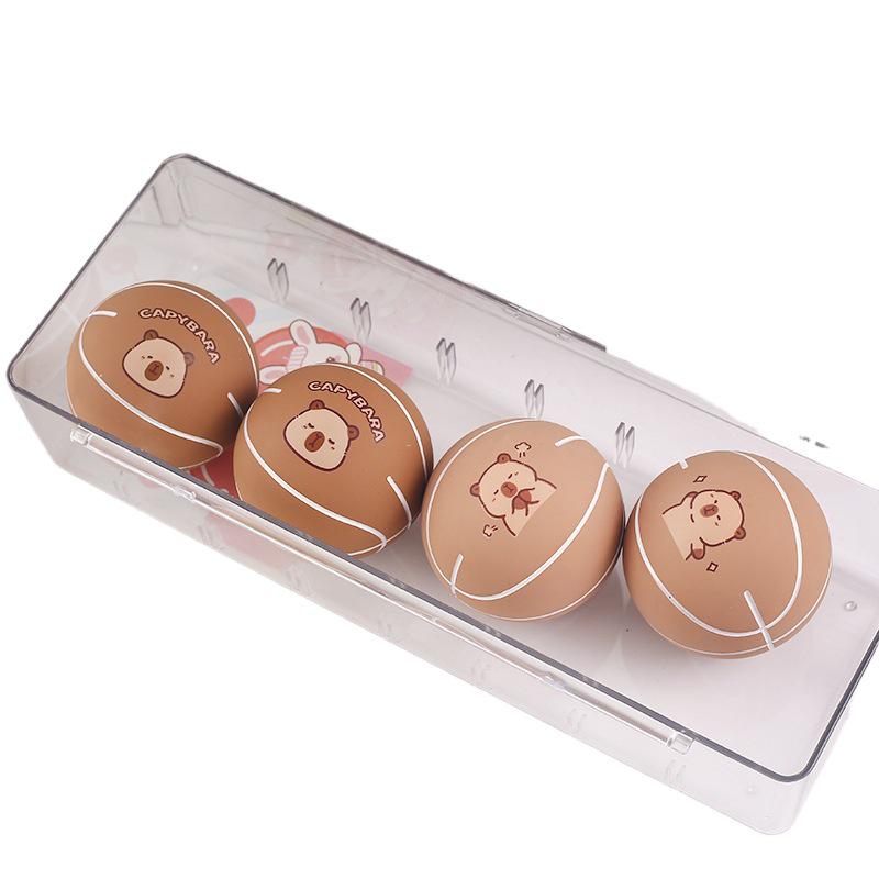 Миниатюрный рифленый мячик-прыгунчик в виде капибары — милая детская игрушка для развлечения и снятия стресса.