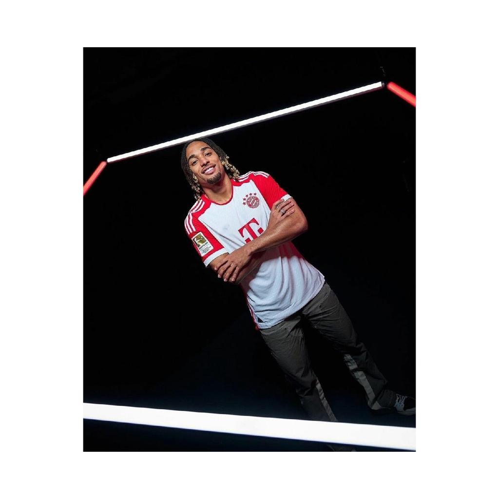 Домашняя майка Баварии Мюнхен 2023/24 нового сезона S.boey