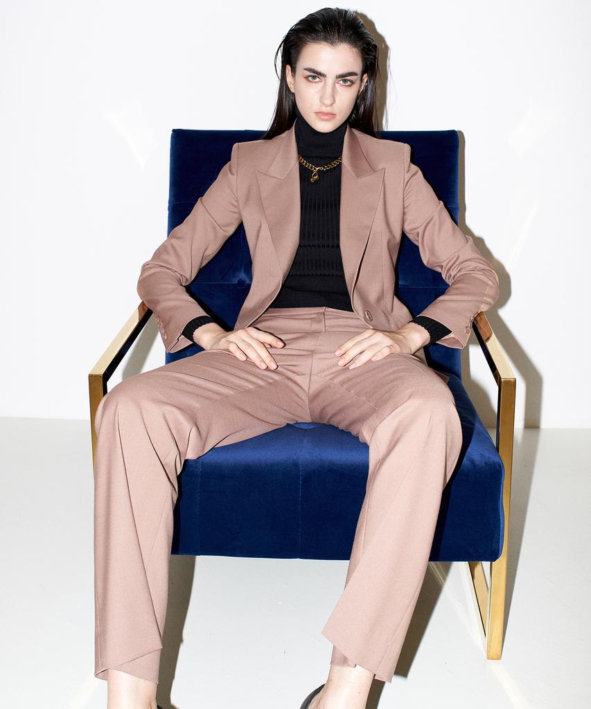 Chaenyuyog Sassy Straight Trousers [Beige]