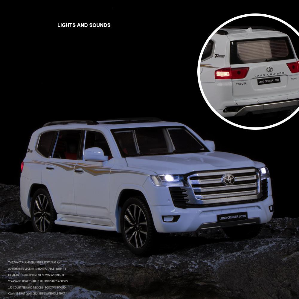 Масштаб 1/24 Toyota LAND CRUISER LC300, модель внедорожника, модель автомобиля, сплав, литье под давлением, металлические игрушки со звуком и светом, подарки для детей