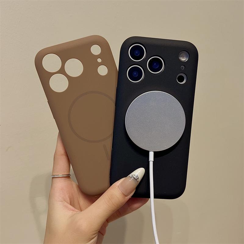 Магнитный чехол для iPhone 17 Pro Max - Матовая мягкая резина с ощущением кожи, с защитой плоских линз Apple 16