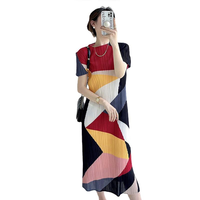 Прочный летний новый элитный и нишевый дизайн, платье с короткими рукавами и контрастными геометрическими цветами, женская темпераментная юбка средней длины.