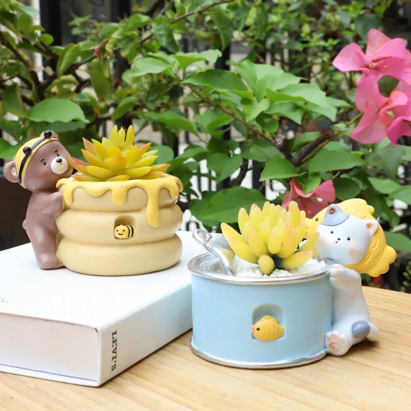Charming Animal Resin Flower Pot, Mini Planter for Home Desk Decor, Decorative Plant Pots Ideal for Mini Cacti & Succulents