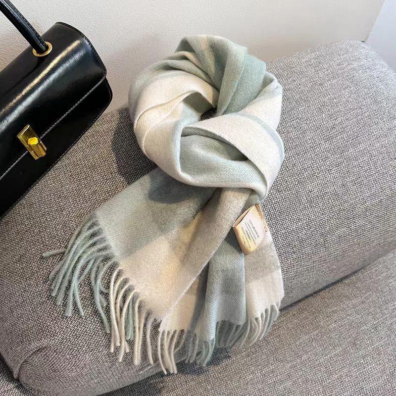 100% Pure Wool Scarf Female Winter Warm Cashmere Shawl Checkerboard Grain Design Couple Accessory Premium Sense Windproof Scarf