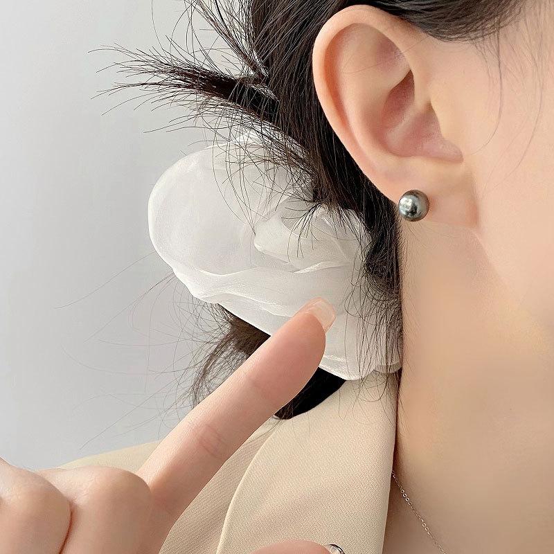 Серьги с жемчугом — простые и высококачественные серьги для повседневных поездок на работу и обратно.