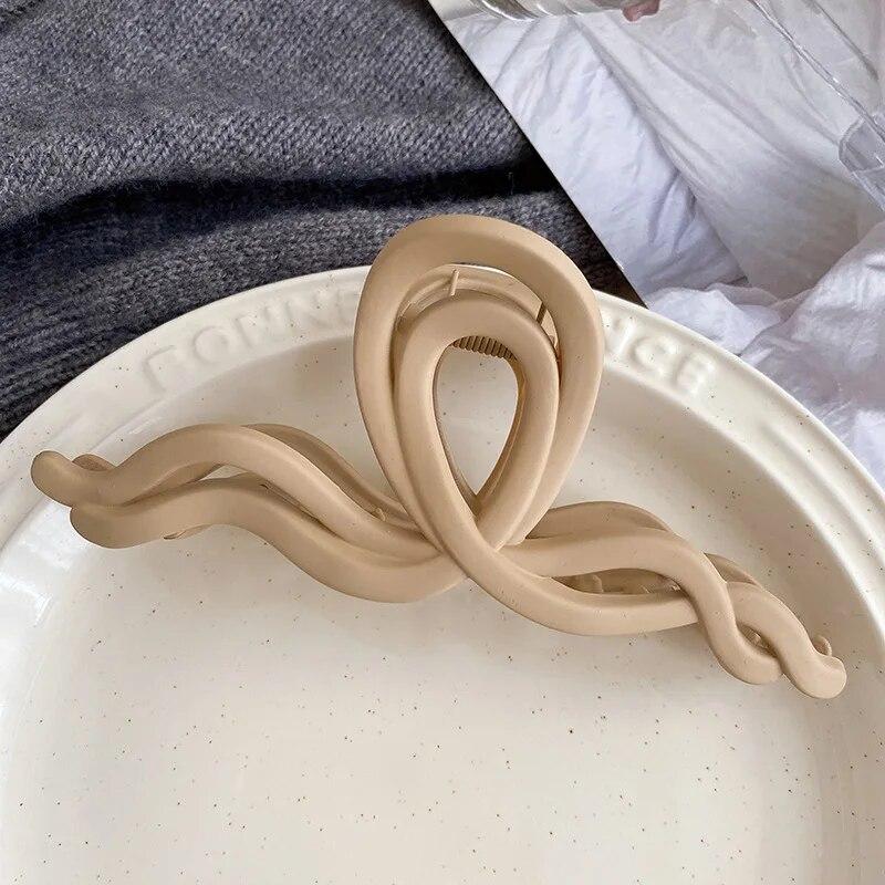 Винтажные кофейные когти для волос, модные полые заколки для волос с геометрическим рисунком, заколки для волос в виде краба и акулы, головные уборы для женщин, вечерние аксессуары для волос