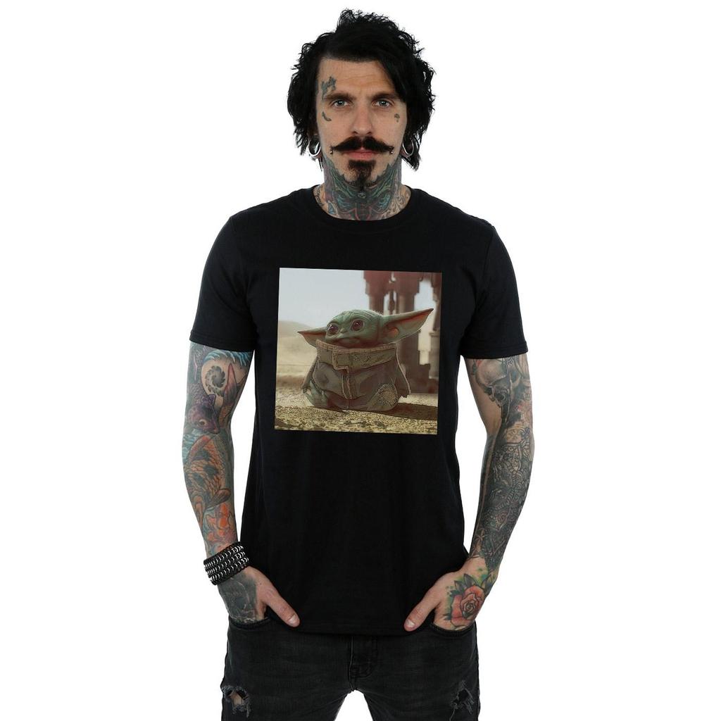 Star Wars Mens The Mandalorian The Child Scene T-Shirt