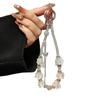 Изысканный браслет с бусинами, подвесками в виде цветка, бабочки и кисточки, а также универсальная цепочка для телефона