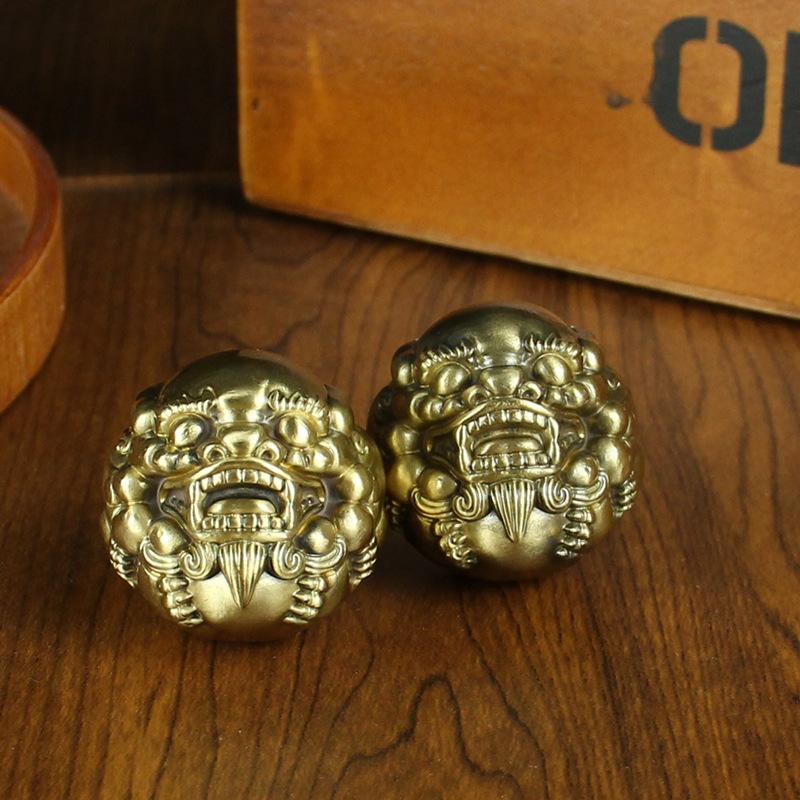 Brass Pixiu Walnut Hand Handle, Retro Old Man Exercise Finger Appliance, Copper Ware, Pure Copper Pixiu Pair of Hand Handles