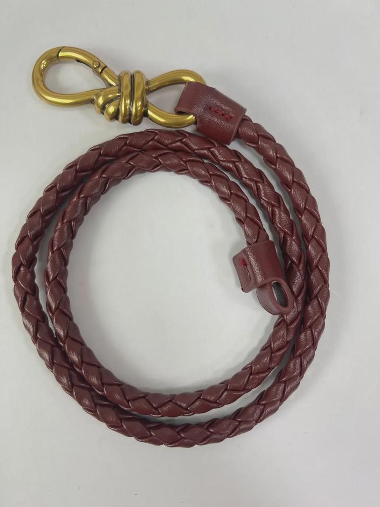 Ремень с пряжкой-бабочкой ручной работы — популярный аксессуар известного бренда