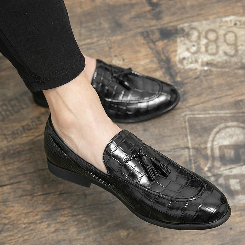 Classic Men's Casual Loafers Driving Shoes Moccasin Fashion Male Comfortable Autumn Leather Shoes Men Lazy Tassel Dress Shoes