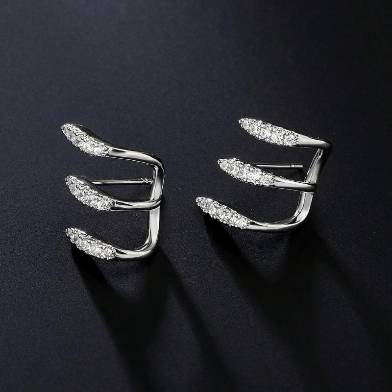1 Pair, Silver Women's Claw Shaped Earring Set, Super Sparkling Synthetic Material, Dazzling, Exquisite and Lovely, Luxurious and Elegant