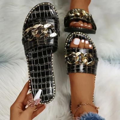 Мода 2024 Женские тапочки Новые летние модные сандалии на плоской подошве Европейские женские пляжные шлепанцы с металлической цепочкой большого размера 43