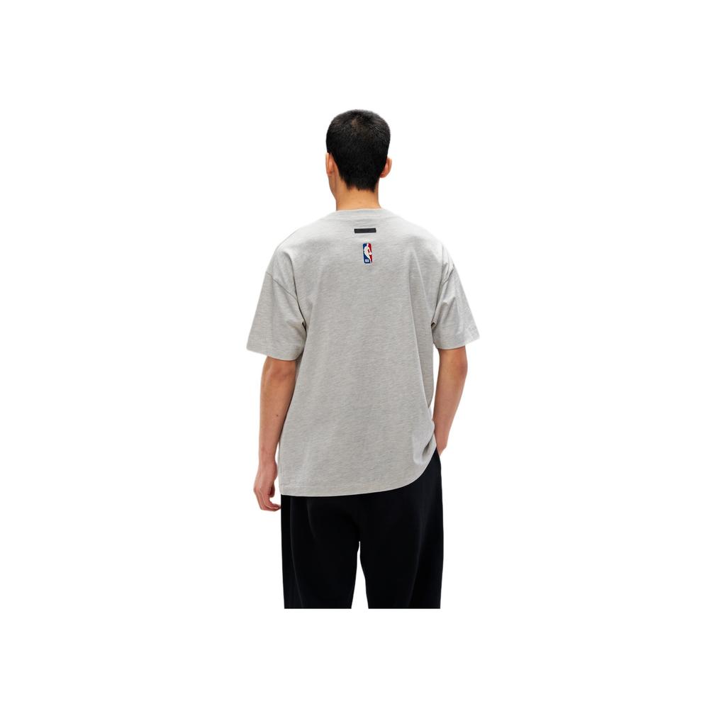 Fear of God Essentials Футболка Hawks Светло-серый меланж Унисекс Топы 125AL244109F