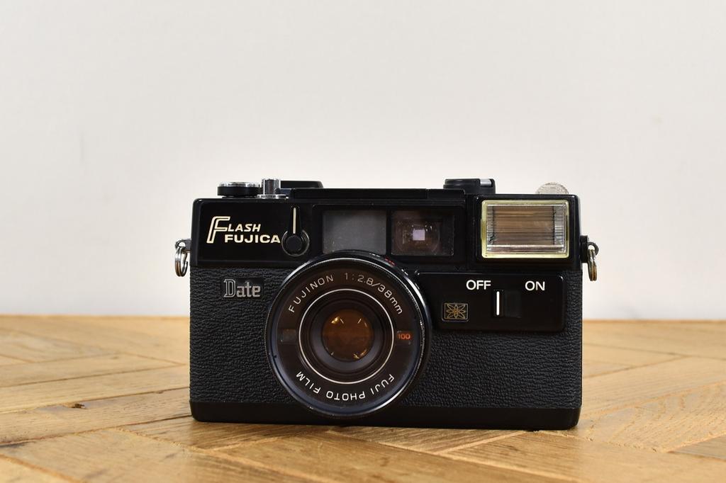 Fujica Flash Date 35mm Film Camera Tested from Japan