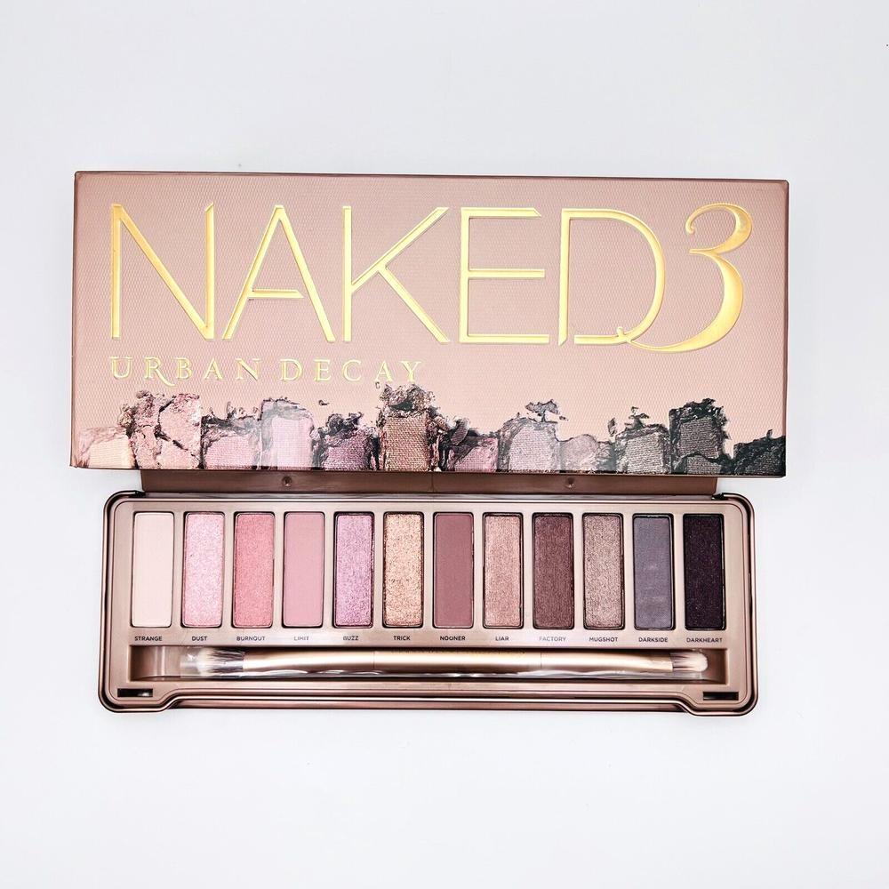 Палитра теней для век Urban Decay Naked3 Палитра теней для век URBAN DECAY Naked3 12 оттенков, 12 цветов, 1 шт.