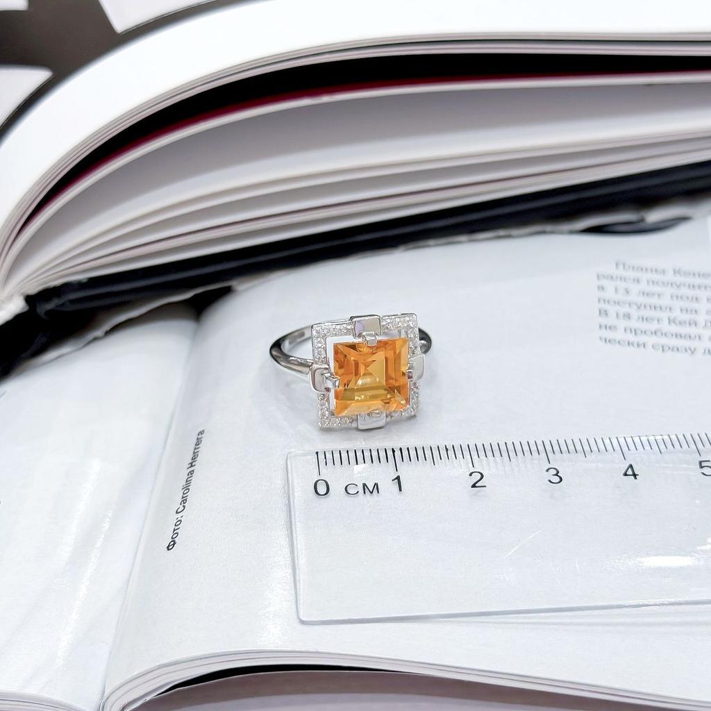 Серебряное кольцо с Натуральным золотим кварцем 4.735ct, фианитами, вес изделия 5,12 гр (2165729)