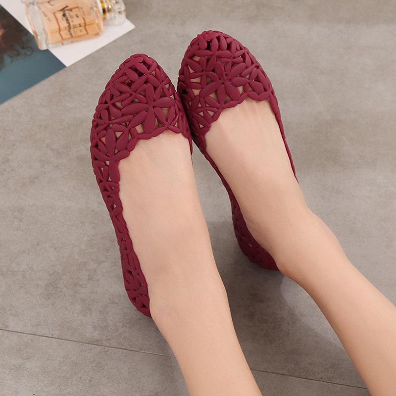 Solid Color Plum Blossom Hollow Waterproof Rain Shoes Small Pointed Jelly Plastic Shoes Leisure Breathable Beach Tourism Shoes