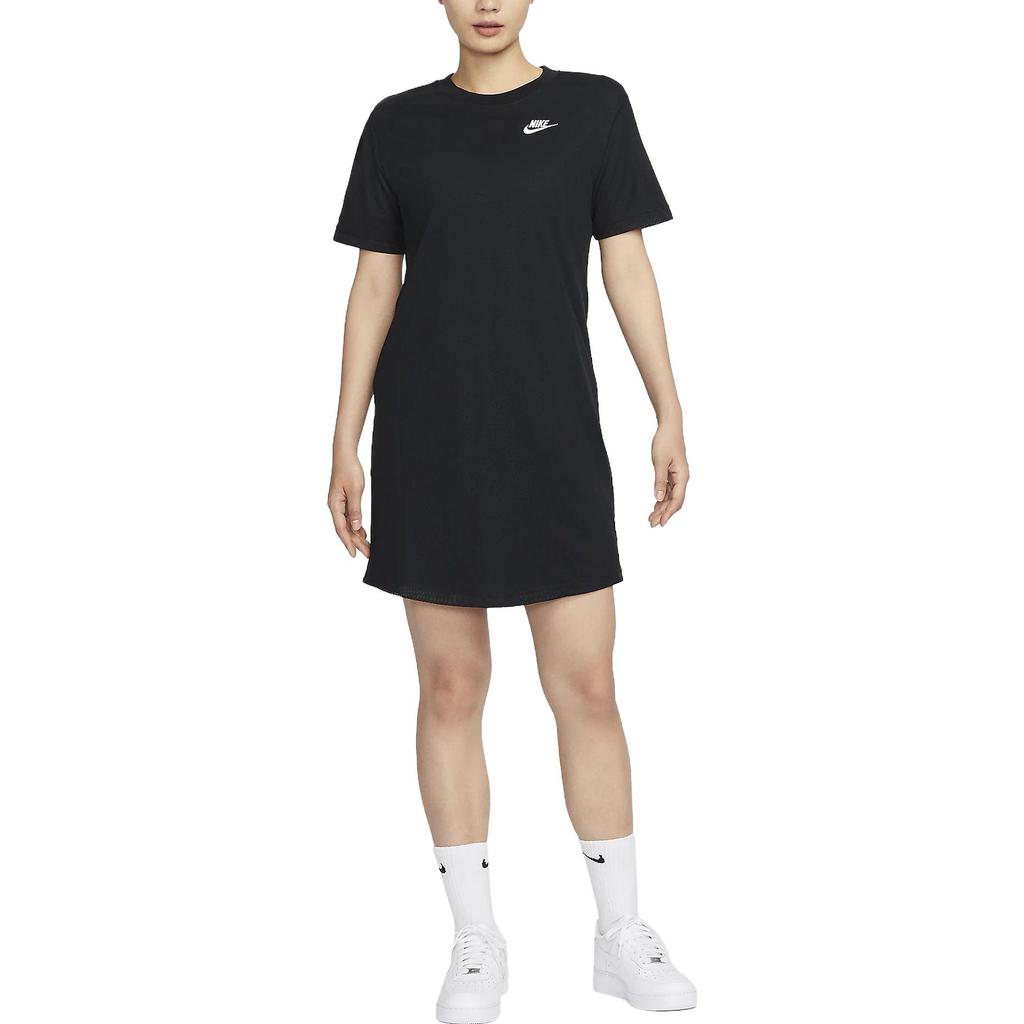 Nike Женские футболки Черная с круглым вырезом Умеренный прямой крой FB8342-010