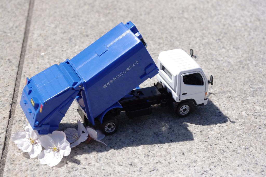 Diapet модель мусоровоза Mitsubishi Fuso Canter DK-5106 1/43
