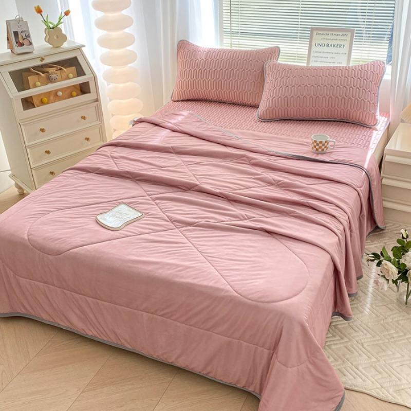 Летнее одеяло с кондиционером в простом дизайне из прохладного шелка