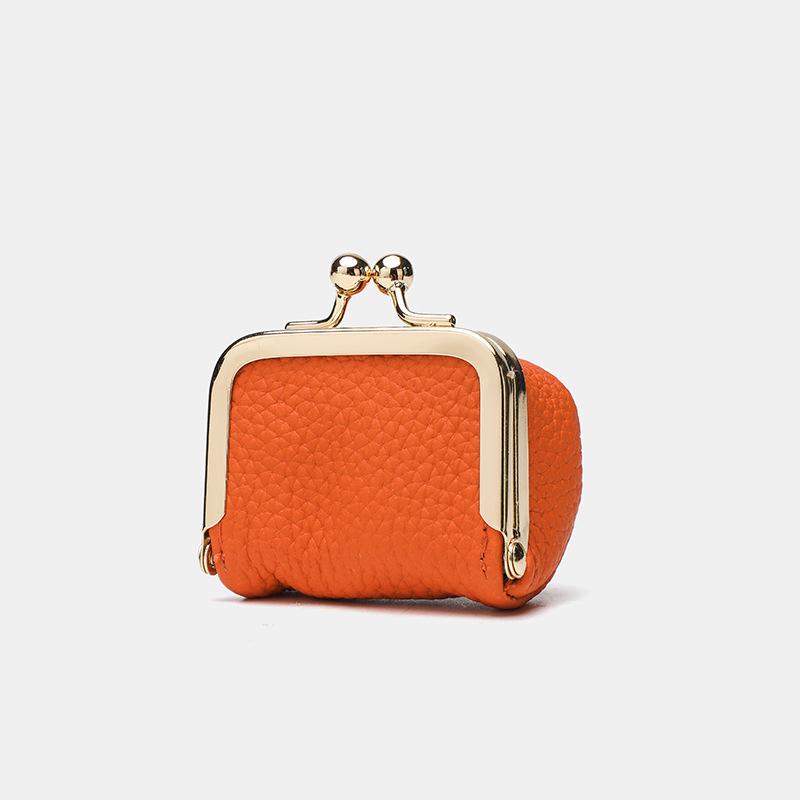 Мини-шкатулка из натуральной кожи для колец и серег