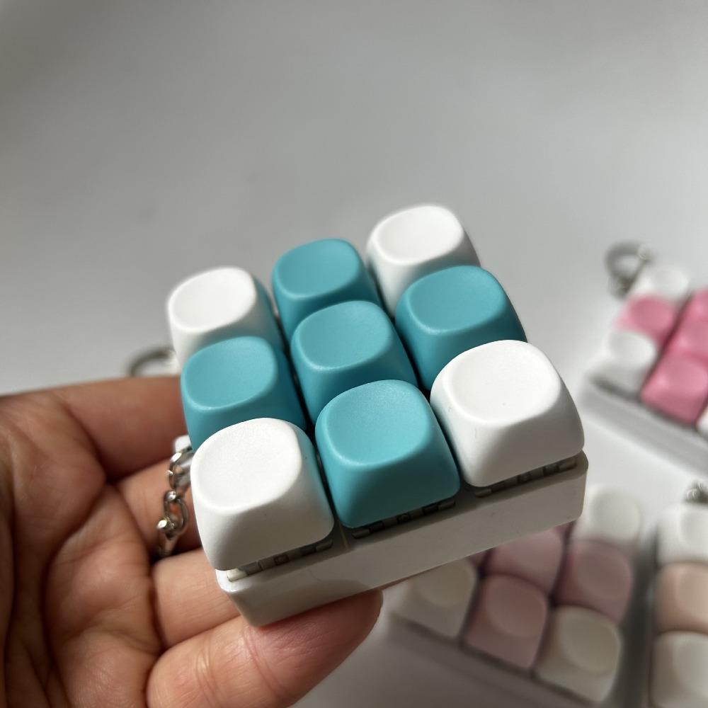 New DIY Keyboard Fidget Keychain Keycap Keys Button Finger Keyboard Cap 4/9Keys Relief Stress Clicker Toy Adult