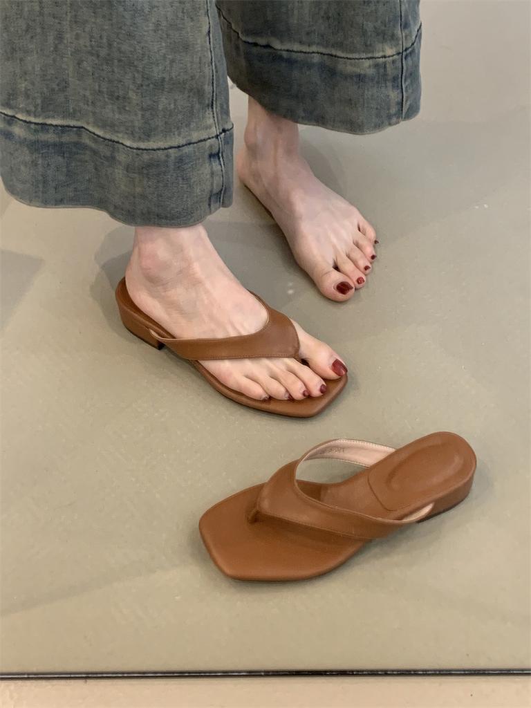 Niche Cool Slippers Women Wear Retro Temperament Simple Toe High Heel Thick Heel Sandals Women