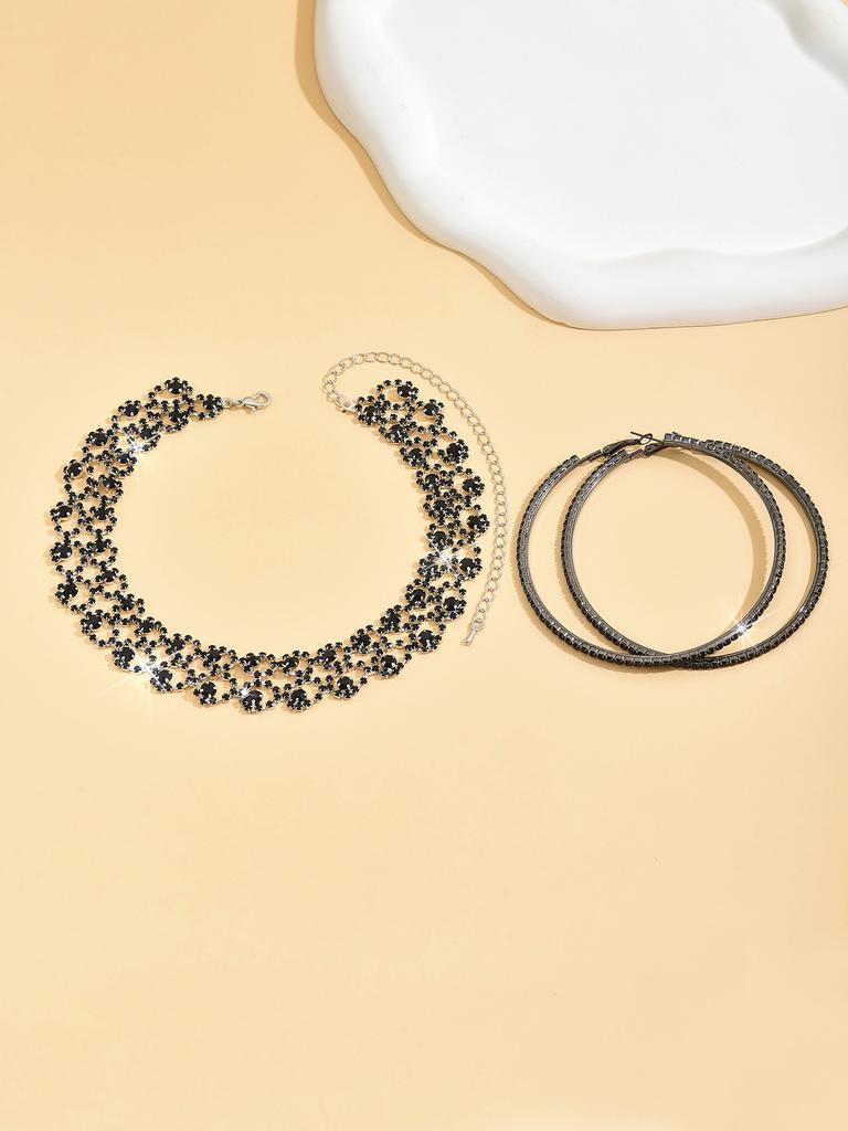 3 предмета женской моды: преувеличенные полые ожерелья с большими серьгами и набор аксессуаров для вечеринок