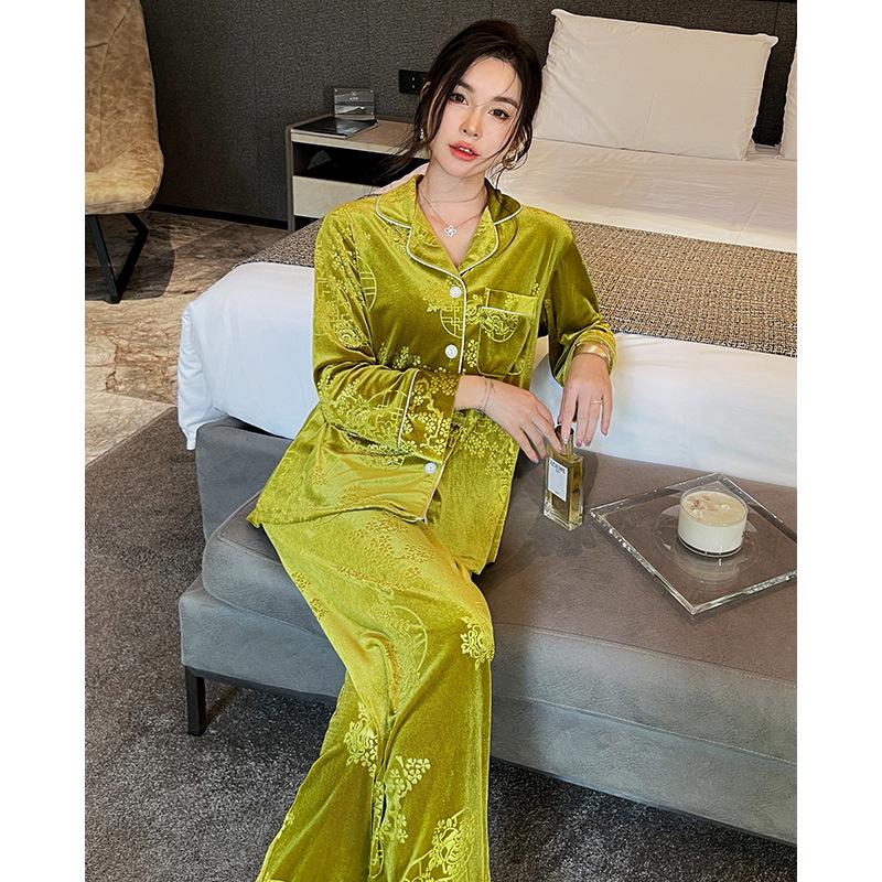 Plum blossom printing light luxury golden velvet women's pajamas autumn and winter long sleeves comfortable warm loungewear set