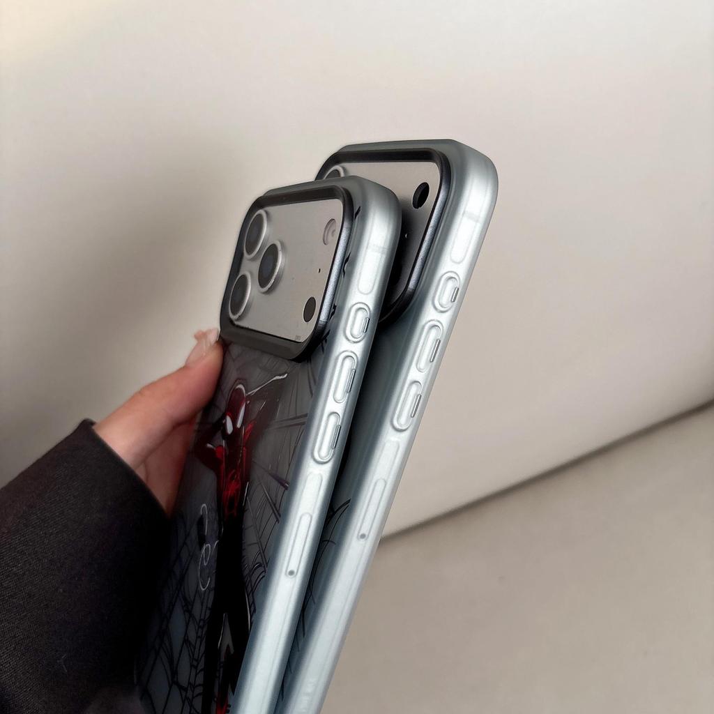 Креативный чехол Marvel Человек-Паук для iPhone 15/14/13 Pro Max