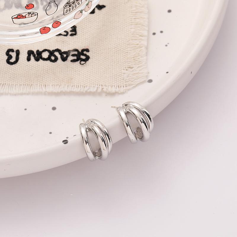 Minimalist Metallic Ear Cuff Hoops: No-Piercing European & American Style