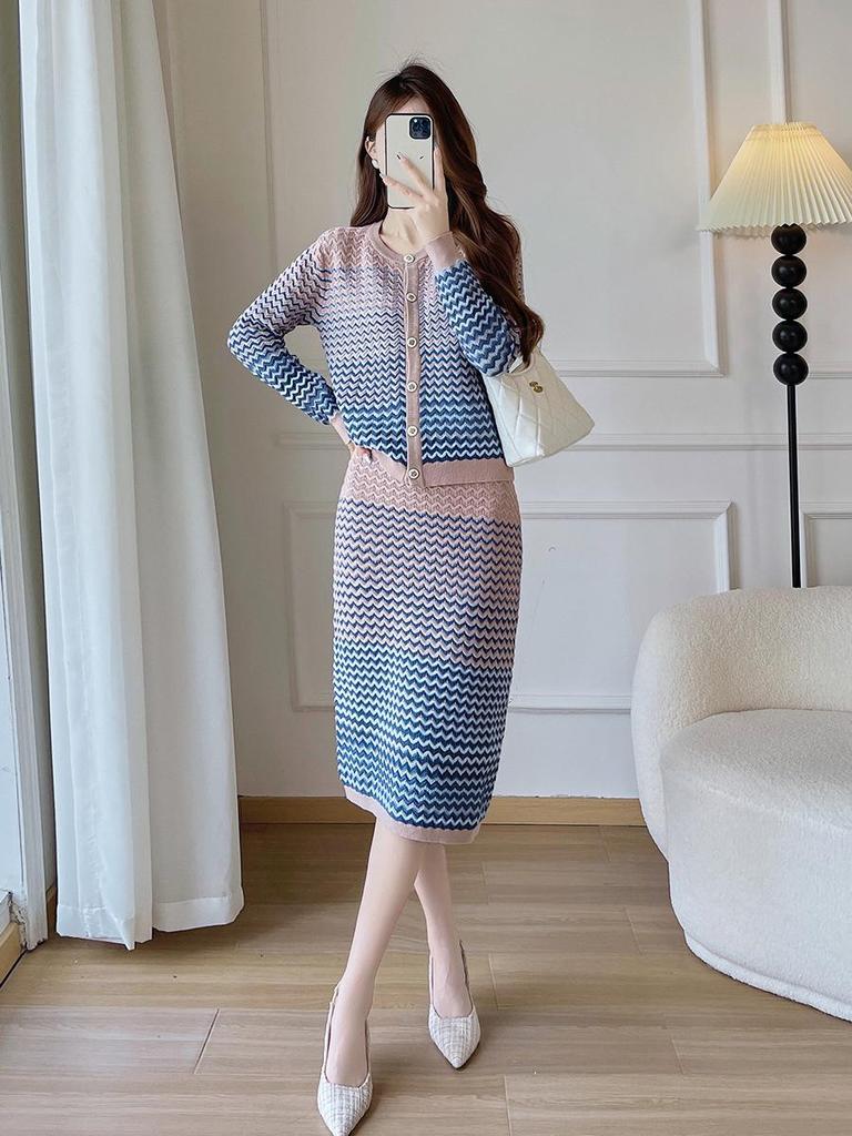 Комплект кардигана и юбки градиентной вязки: Коллекция Осень/Зима 2025